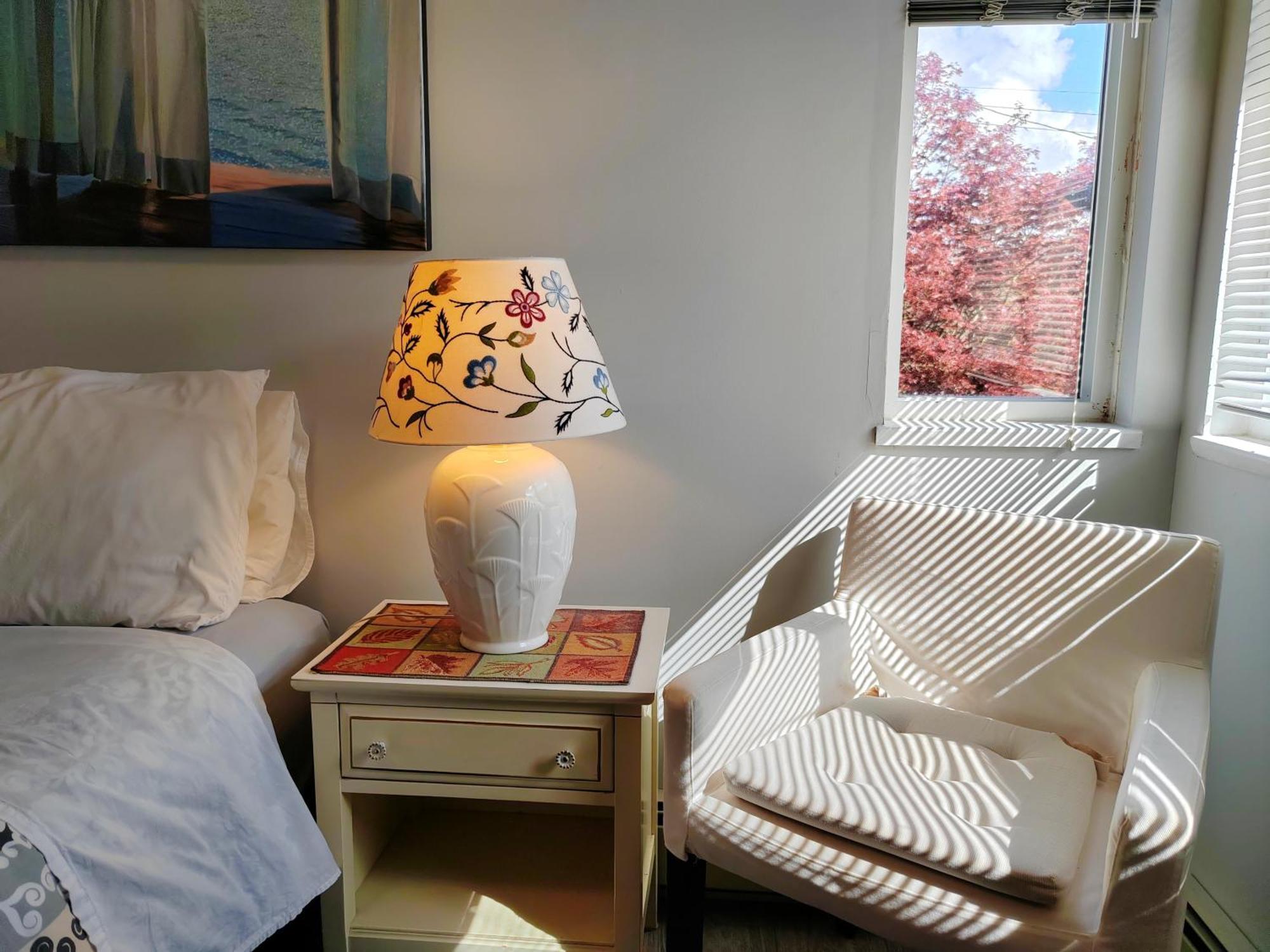 Bed Yvr Homestay