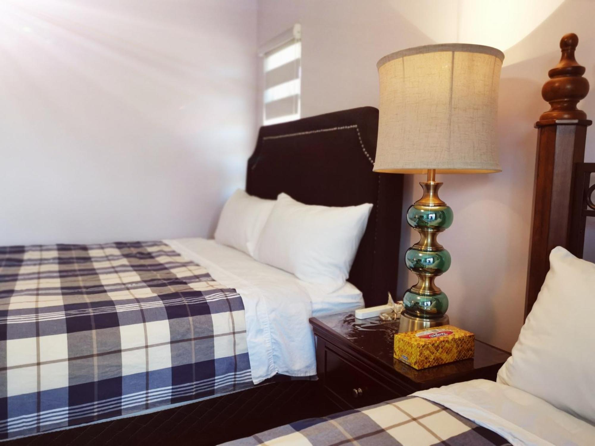Homestay Bed Yvr *